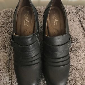 Natural Soul Block Heels (Size 9)